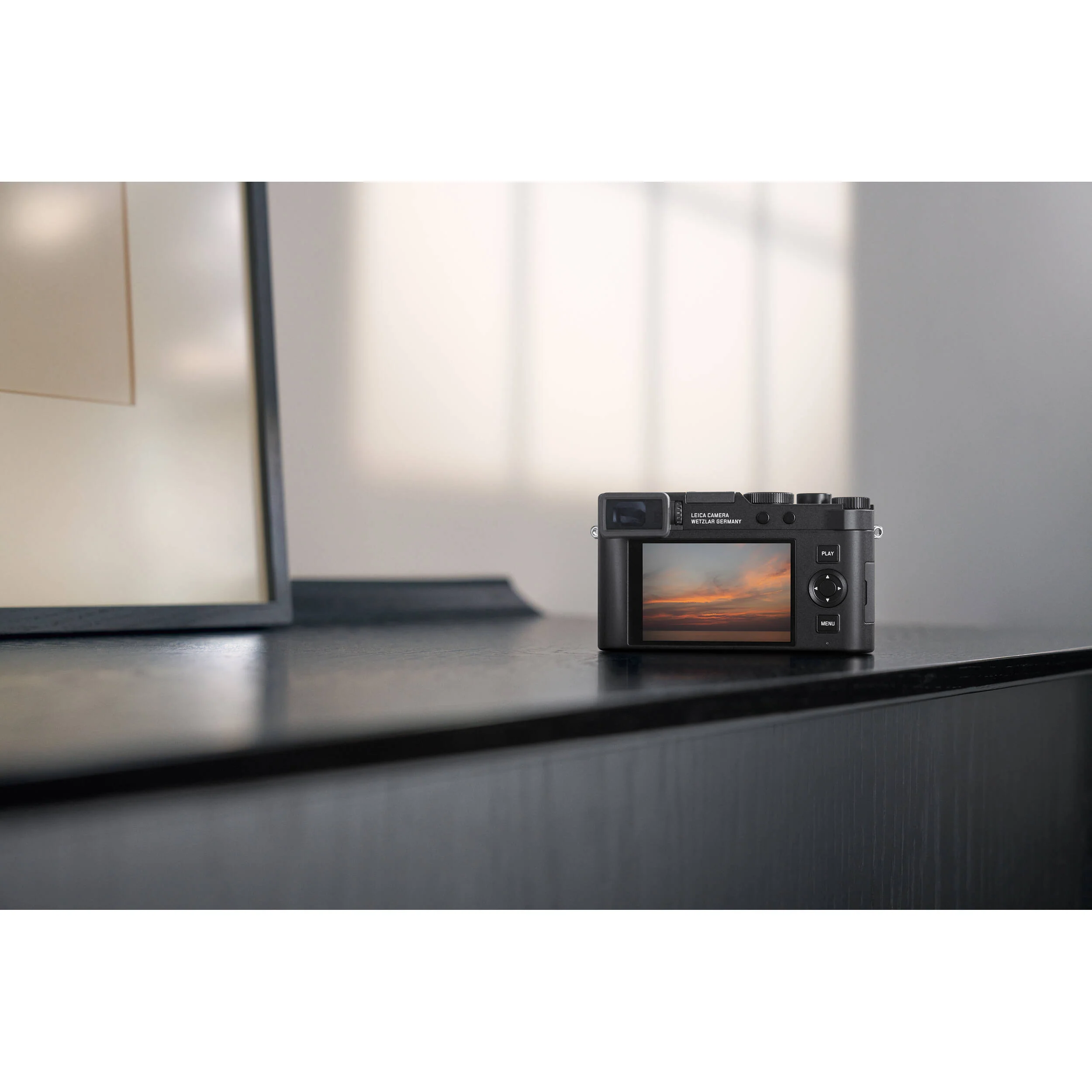 Leica D-Lux 8 Digital Camera - Image 6