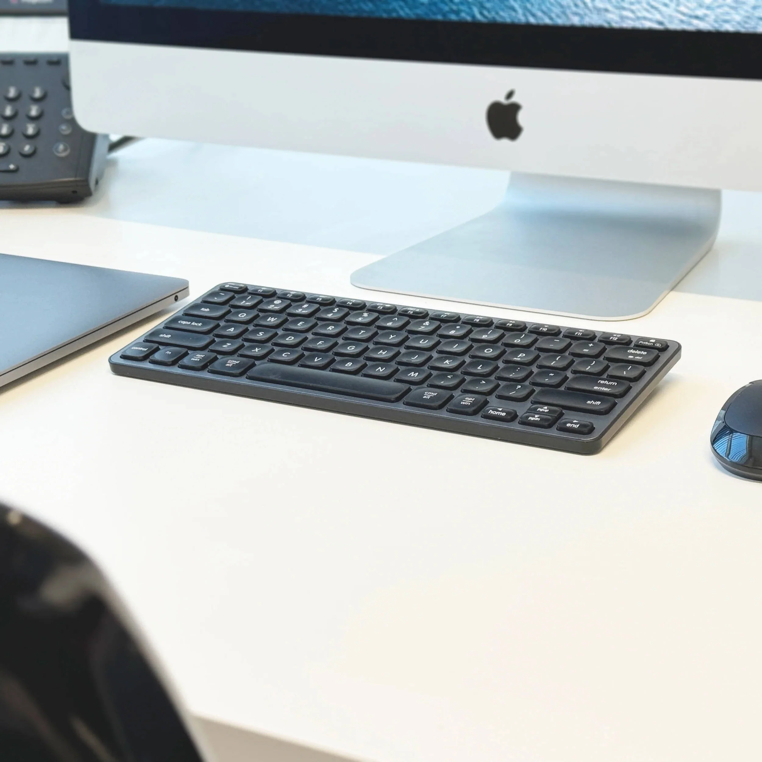 Macally Portable Bluetooth Keyboard for Mac (Space Gray) - Image 6