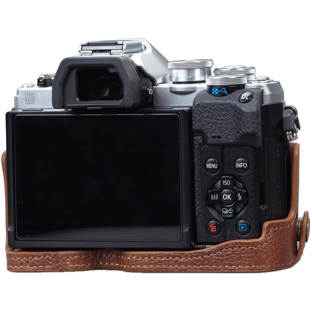MegaGear Brown Ever Ready Genuine Leather Camera Case - Image 2