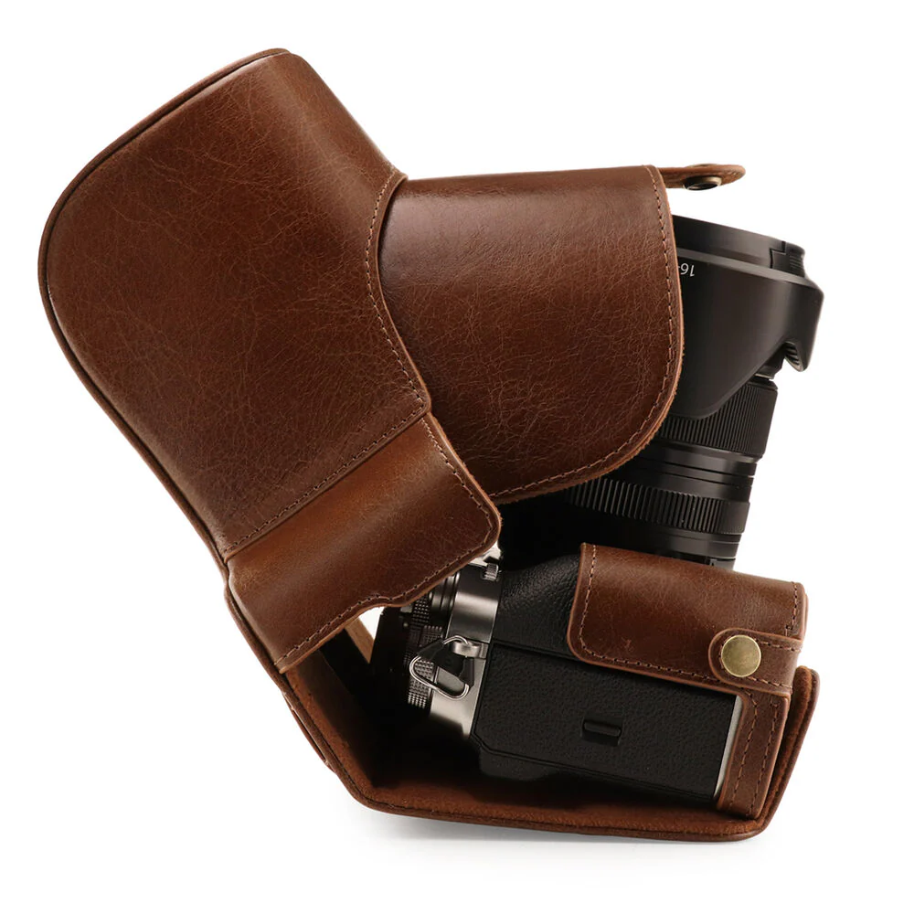 MegaGear Ever Ready Leather Camera Case for FUJIFILM X-T4 with XF 16-80mm Lens (Brown) - Image 3