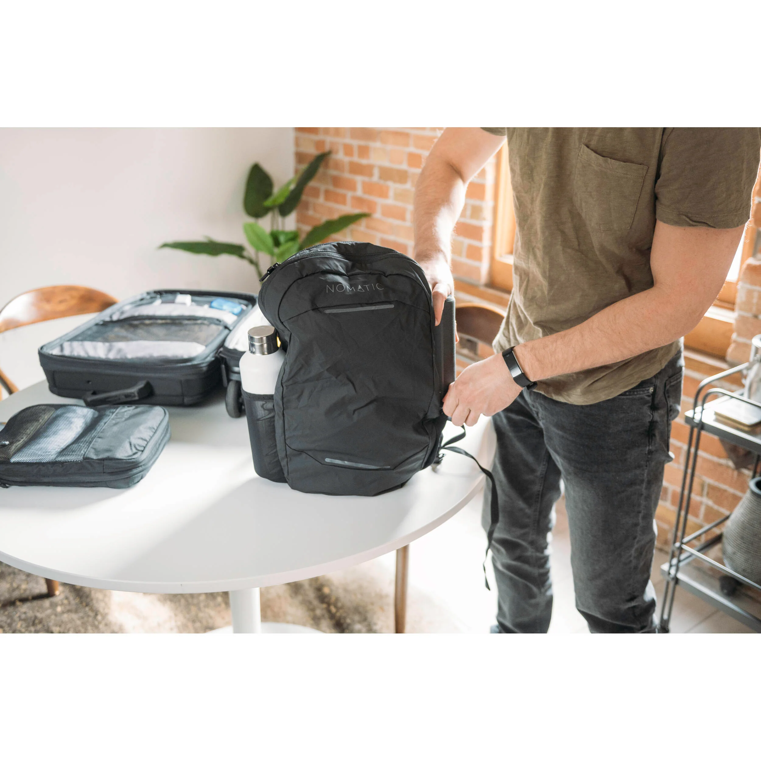 Nomatic Navigator Collapsible Backpack (Black) - Image 6