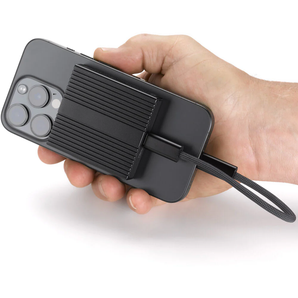 Oyen Digital 2TB Helix Mag40 USB4 Portable SSD - Image 6