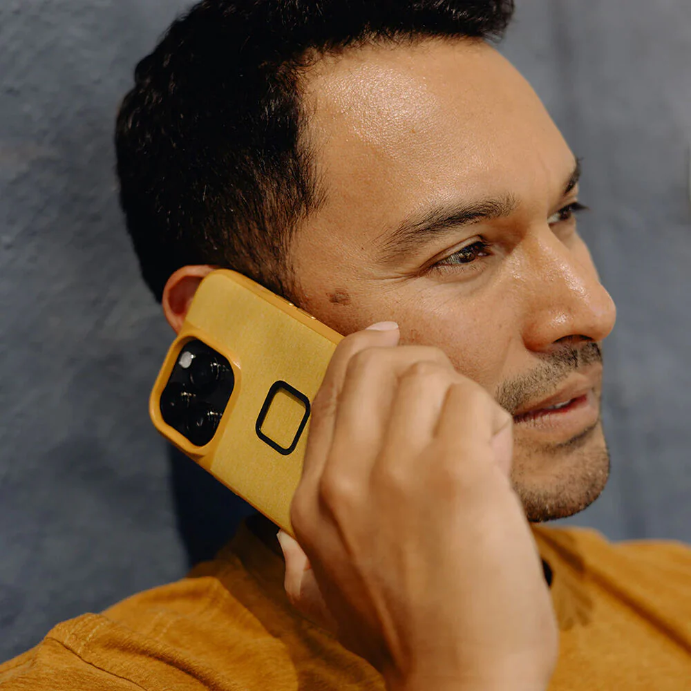 Peak Design Everyday Fabric Case for iPhone 15 Pro (Sun) - Image 6