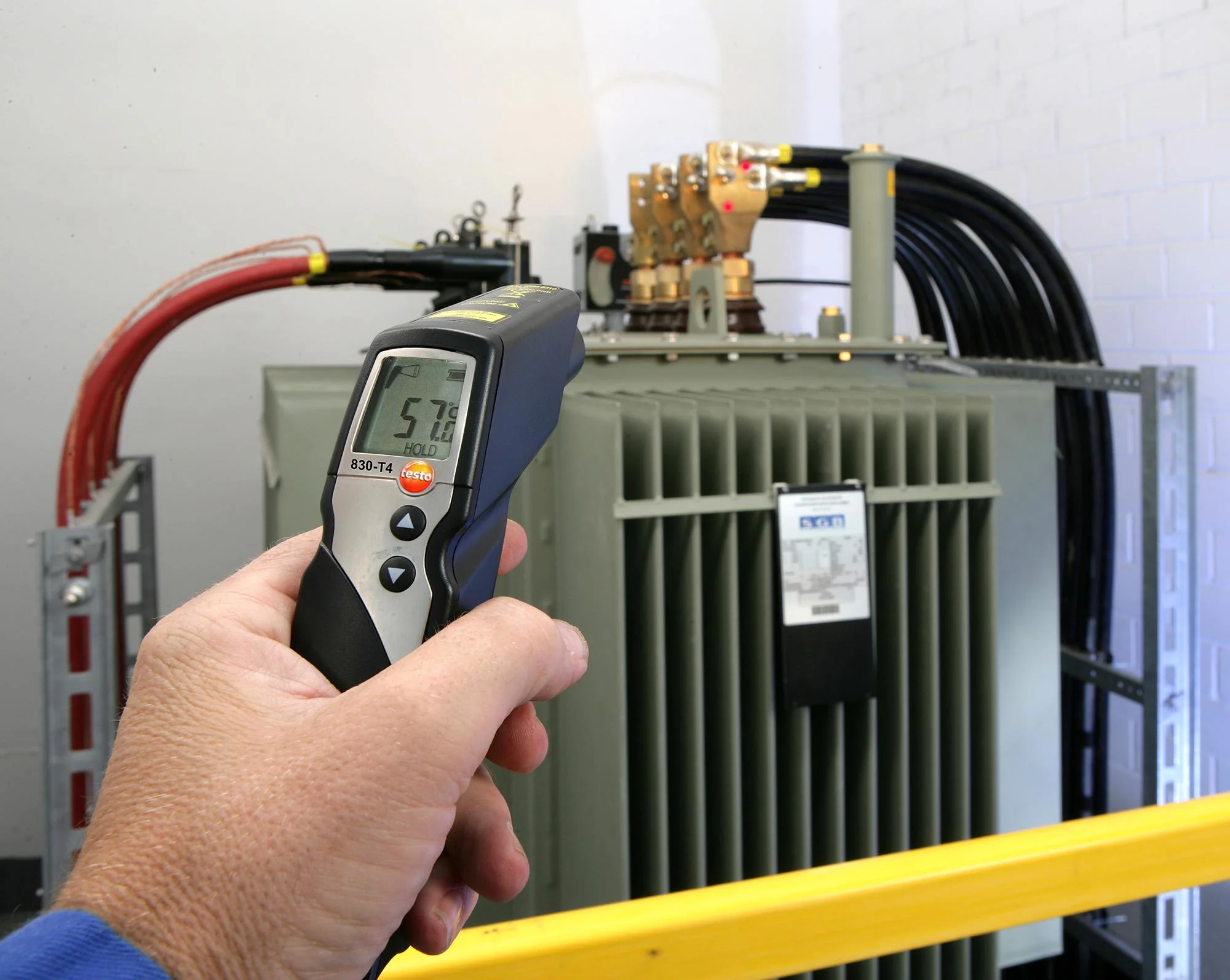Testo 0560 8314 0560 8314 IR / Infrared Thermometer -30&deg;C to +400&deg;C 1 % -20 &deg;C 50 - 830 - Image 4