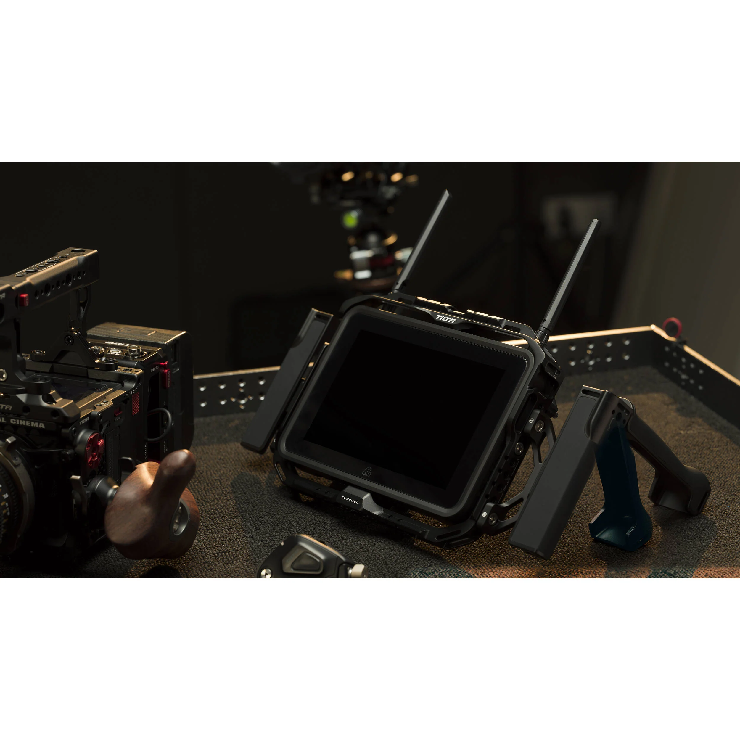 Tilta Side Handles for Atomos Shogun CONNECT Monitor Cage - Image 5