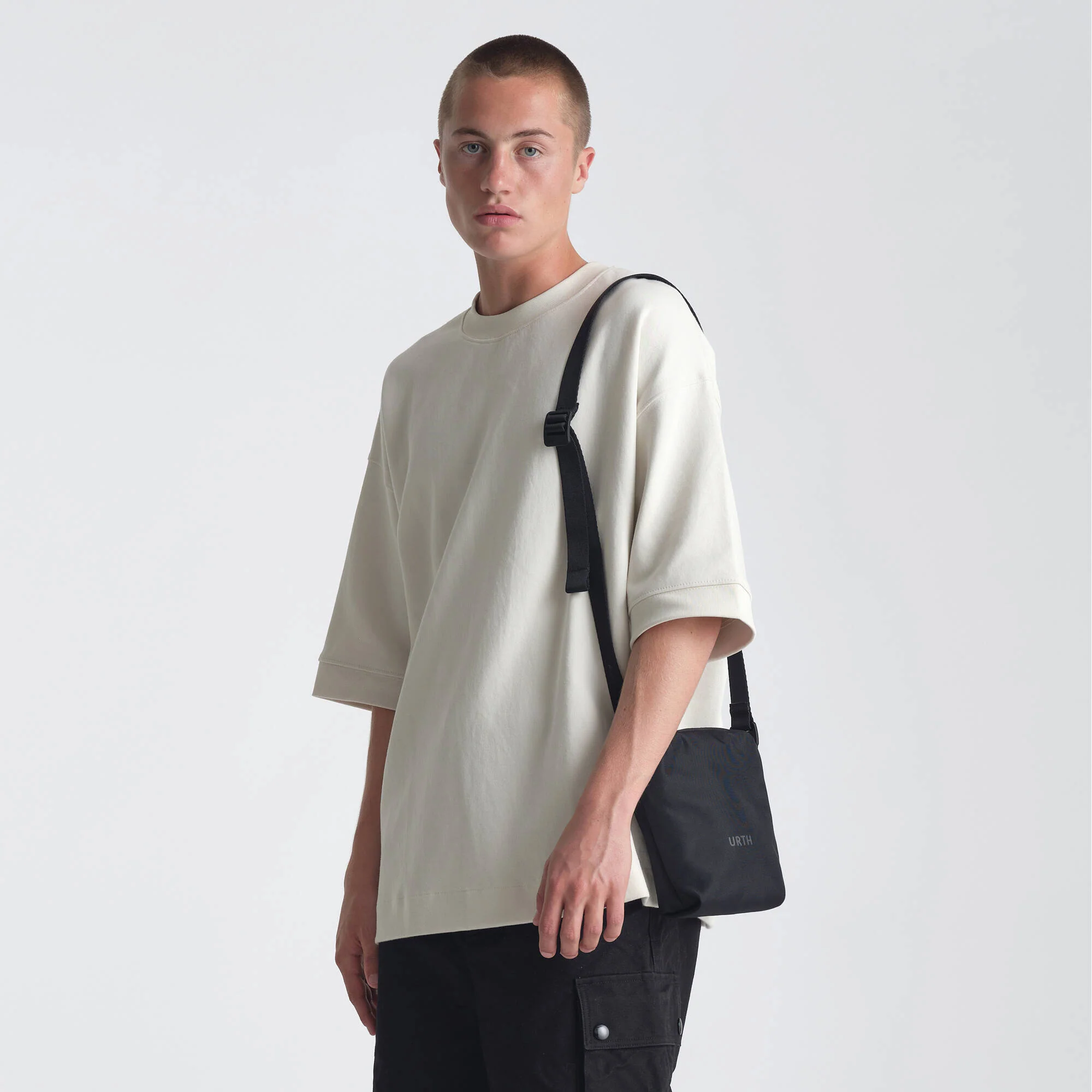 Urth Andesite Camera Pouch (Black, 2L) - Image 5